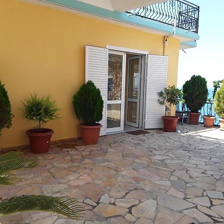 Odhisea Hotel Restaurant Qeparo Esterno foto