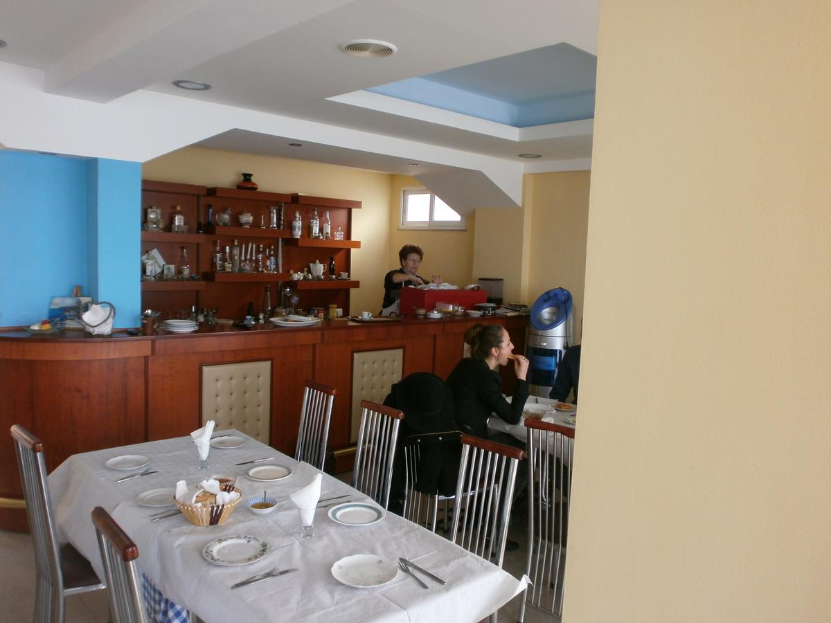 Odhisea Hotel Restaurant Qeparo Esterno foto