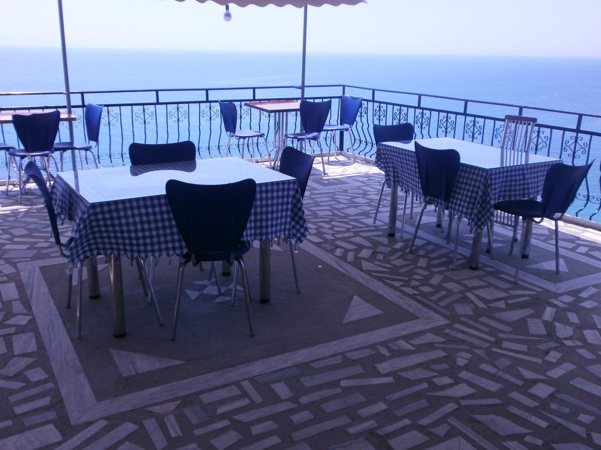 Odhisea Hotel Restaurant Qeparo Esterno foto