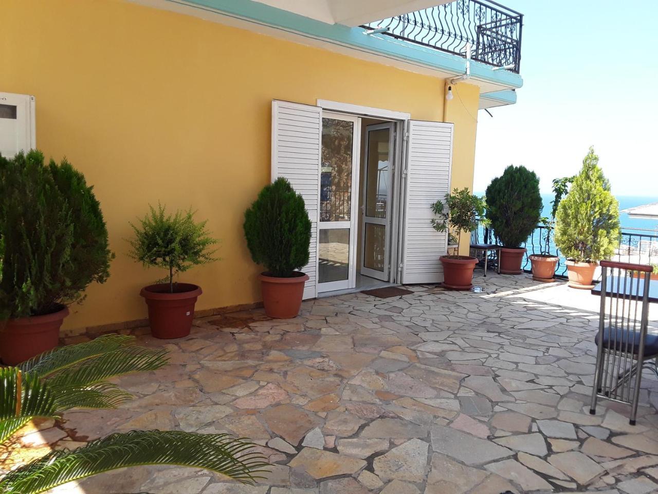 Odhisea Hotel Restaurant Qeparo Esterno foto