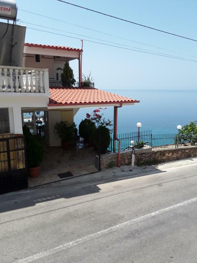 Odhisea Hotel Restaurant Qeparo Esterno foto