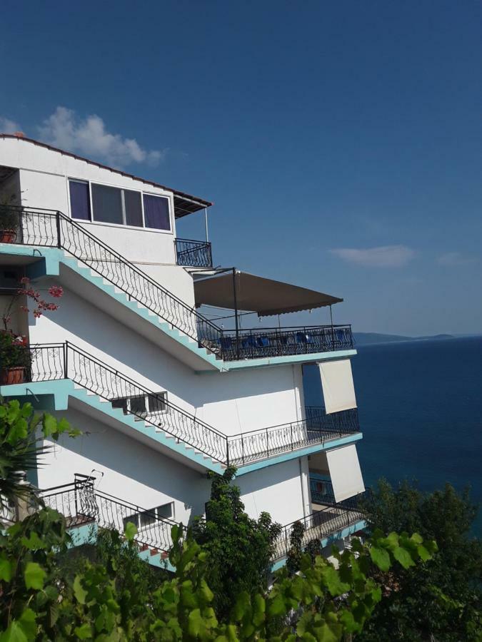 Odhisea Hotel Restaurant Qeparo Esterno foto