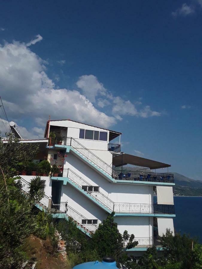 Odhisea Hotel Restaurant Qeparo Esterno foto
